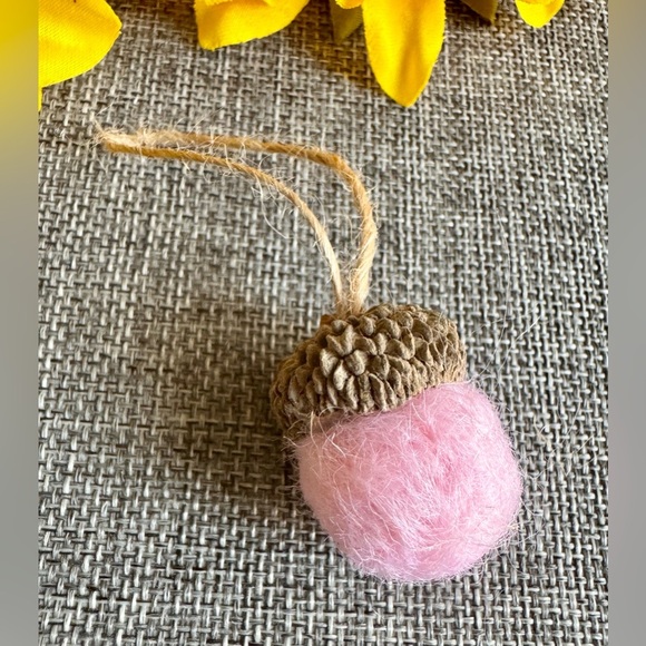 New Fall Autumn Halloween Pink Felted Acorns Set of 6 Felt Ornaments Decor - Picture 2 of 5